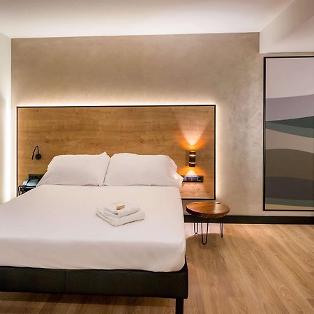 ไอบิส สไตล์ ฟิเกเรส รอนดา Hotel ฟิกวยเรส ภายนอก รูปภาพ
